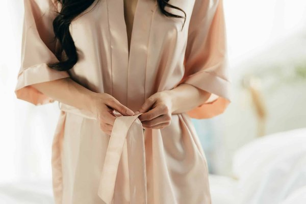 Quelles sont les meilleures techniques pour choisir une robe de témoin de mariage flatteuse?
